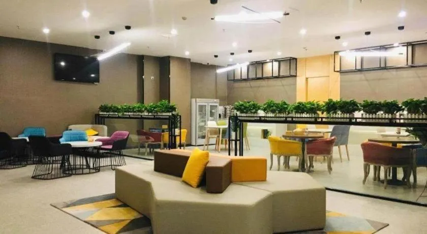 IU Hotels· Wuhan Jianghan Road Metro Station