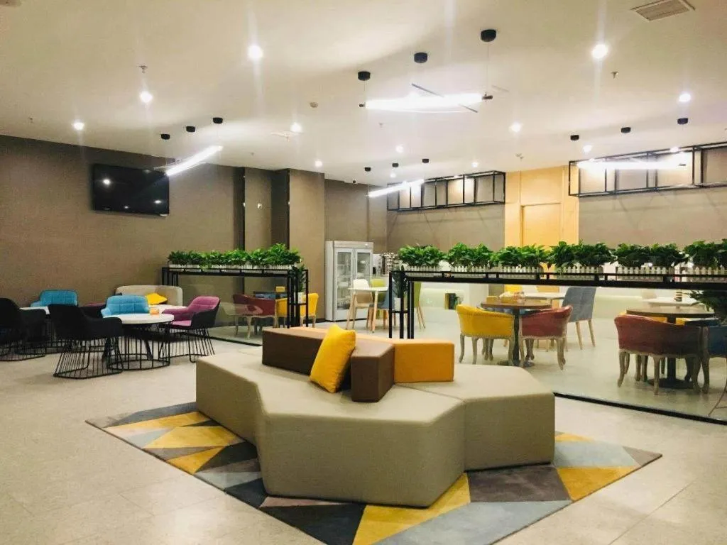 IU Hotels· Wuhan Jianghan Road Metro Station