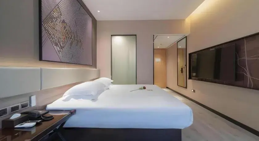Bed in IU Hotels· Wuhan Jianghan Road Metro Station Bed in IU Hotels· Wuhan Jianghan Road Metro Station