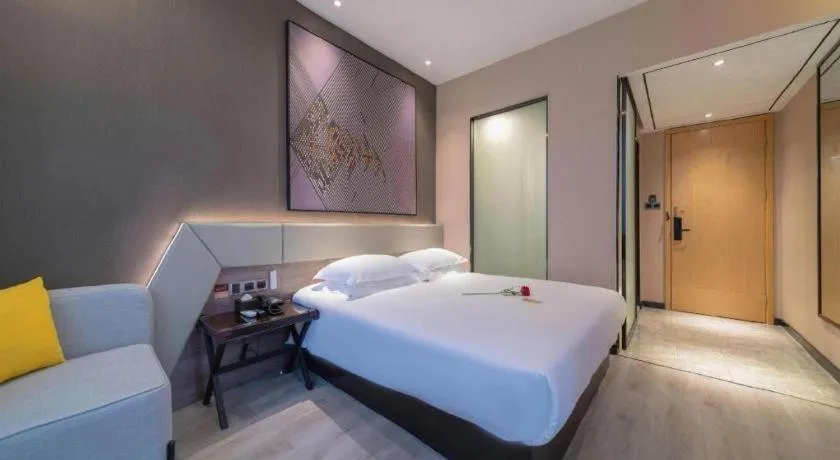 Bed in IU Hotels· Wuhan Jianghan Road Metro Station