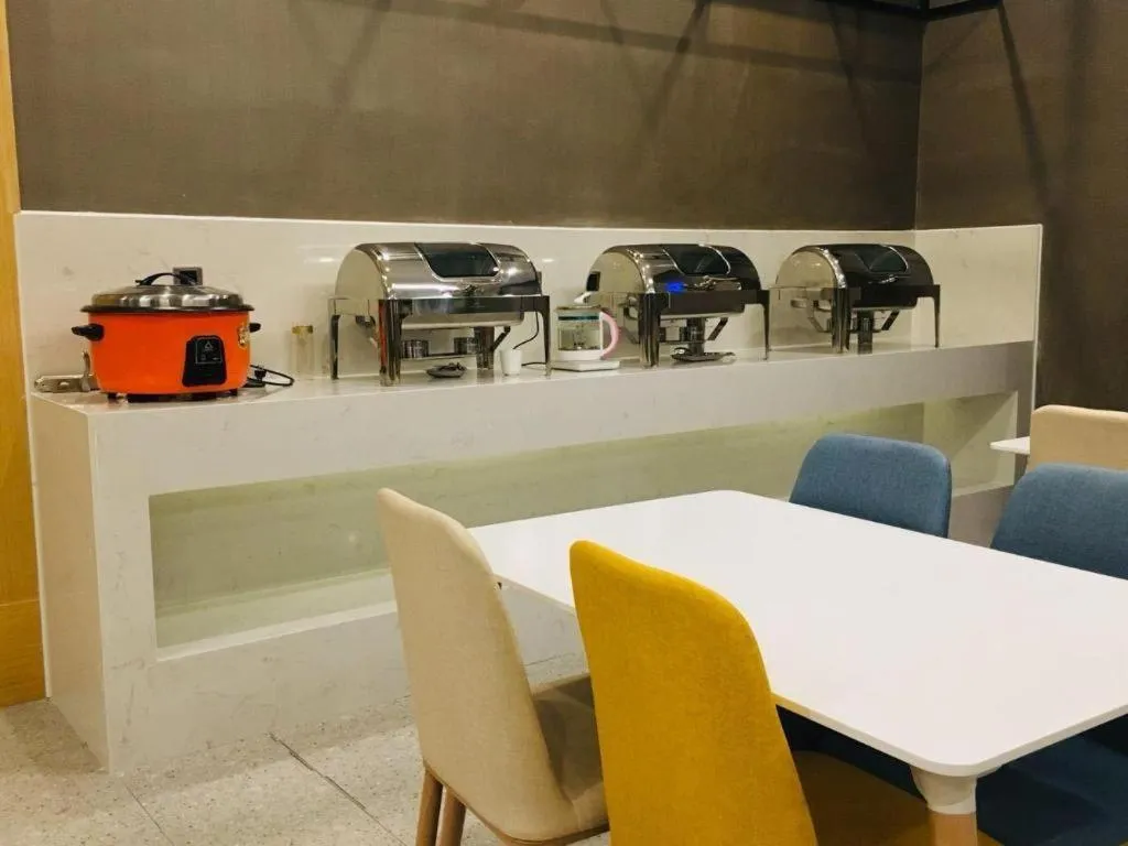 IU Hotels· Wuhan Jianghan Road Metro Station