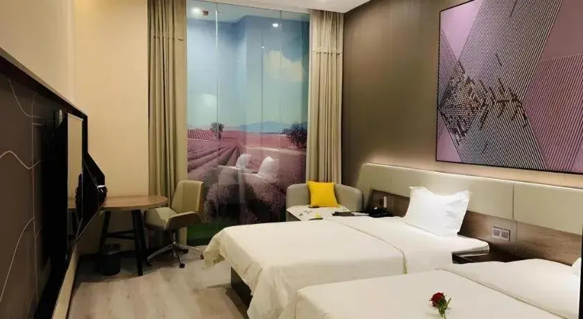 Bed in IU Hotels· Wuhan Jianghan Road Metro Station Bed in IU Hotels· Wuhan Jianghan Road Metro Station
