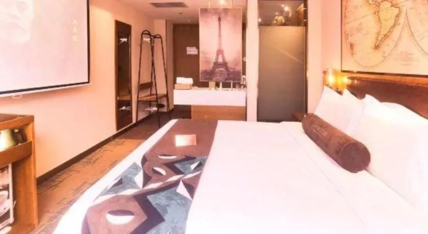 Bed in James Joyce Coffetel Changchun People's Square