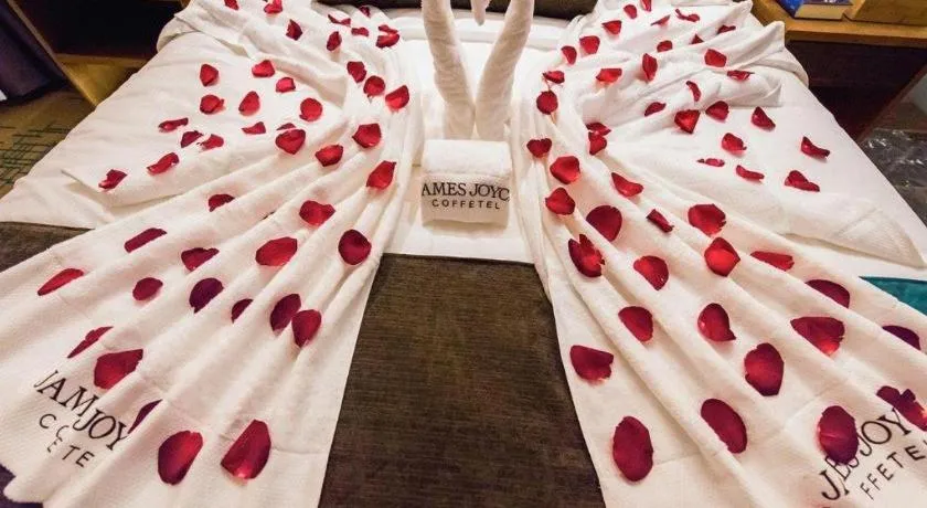 Bed in James Joyce Coffetel Changchun People's Square