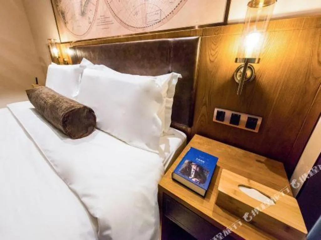 Bed in James Joyce Coffetel Changchun People's Square