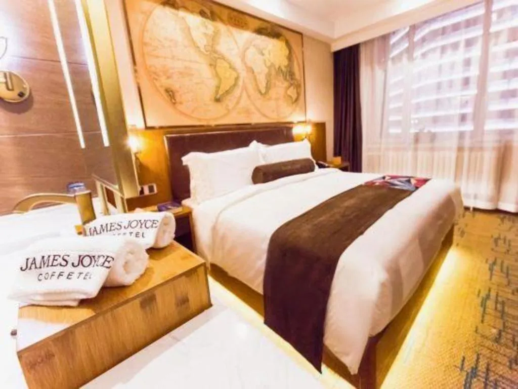 Bed in James Joyce Coffetel Changchun People's Square