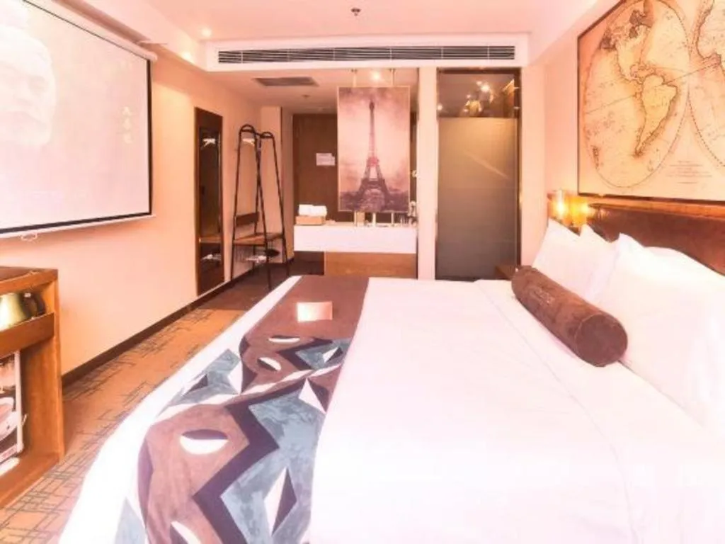 Bed in James Joyce Coffetel Changchun People's Square