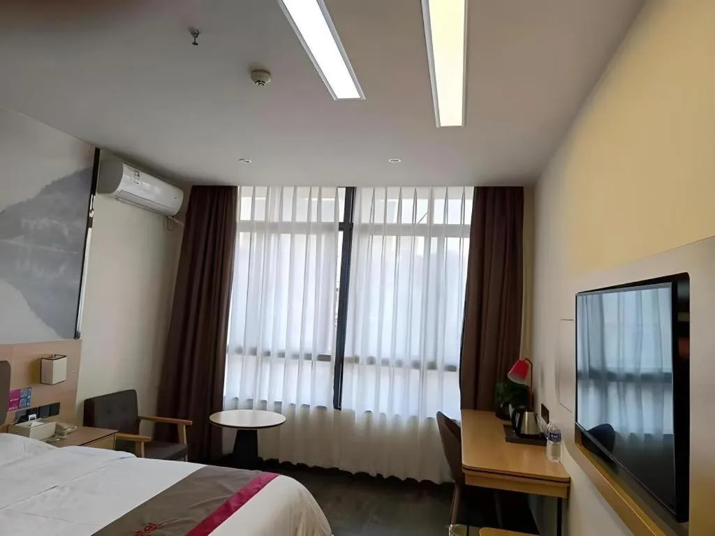 Bed in Thank Inn Hotel Hubei Huanggang Hong'an County Hong'an No.1 Middle School
