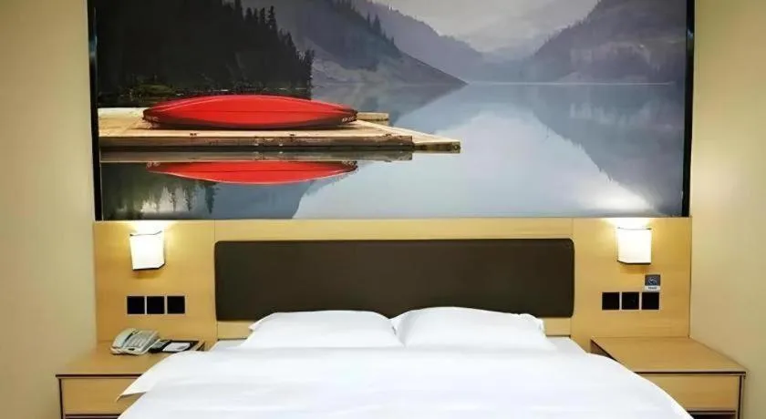 Bed in Thank Inn Hotel Sichuan Nanchong Gaoping District Longmen