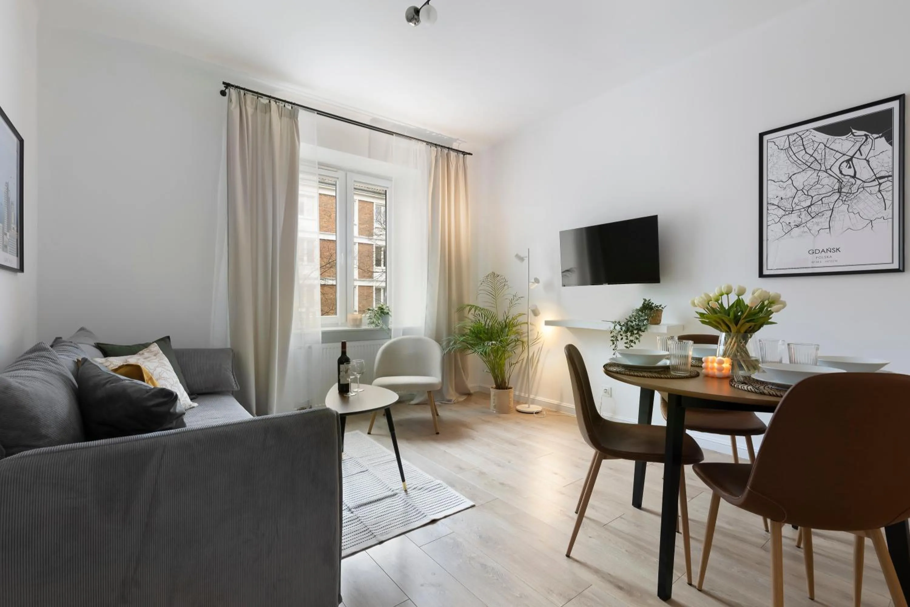TV and multimedia in Elite Apartments Podbielańska Center