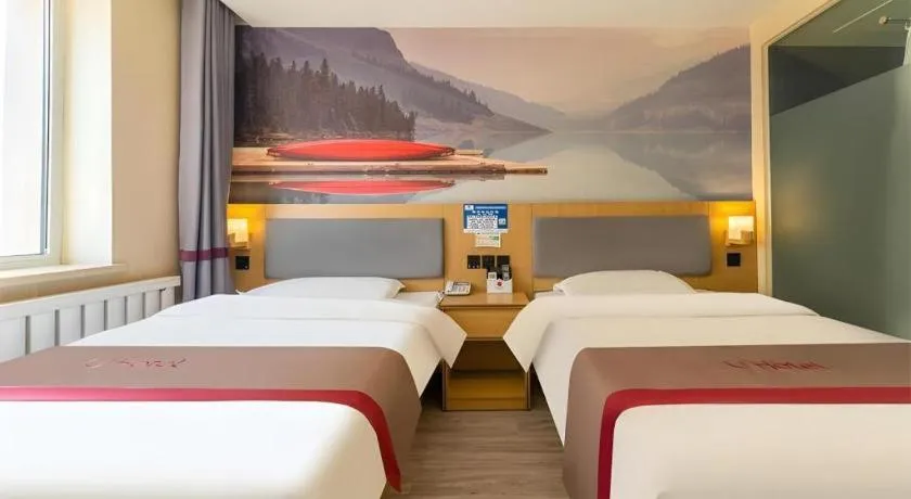 Bed in Thank Inn Plus Hotel Xinjiang Urumqi Tianshan District Bingtuan Erzhong