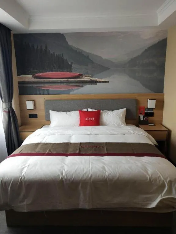 Bed in Thank Inn Plus Hotel Xinjiang Urumqi Tianshan District Bingtuan Erzhong