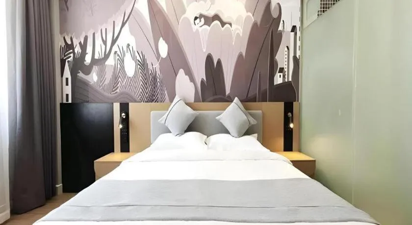 Bed in Thank Inn Hotel Hainan Sanya Sanya Bay Seascape Branch