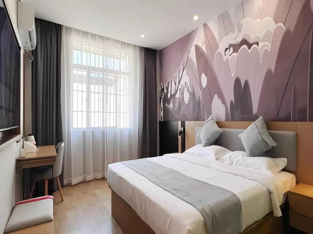 Bed in Thank Inn Hotel Hainan Sanya Sanya Bay Seascape Branch