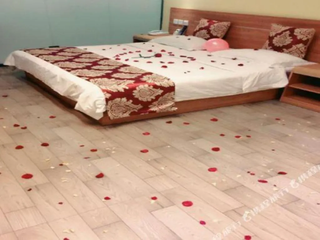 Bed in Thank Inn Hotel Hainan Sanya Sanya Bay Seascape Branch