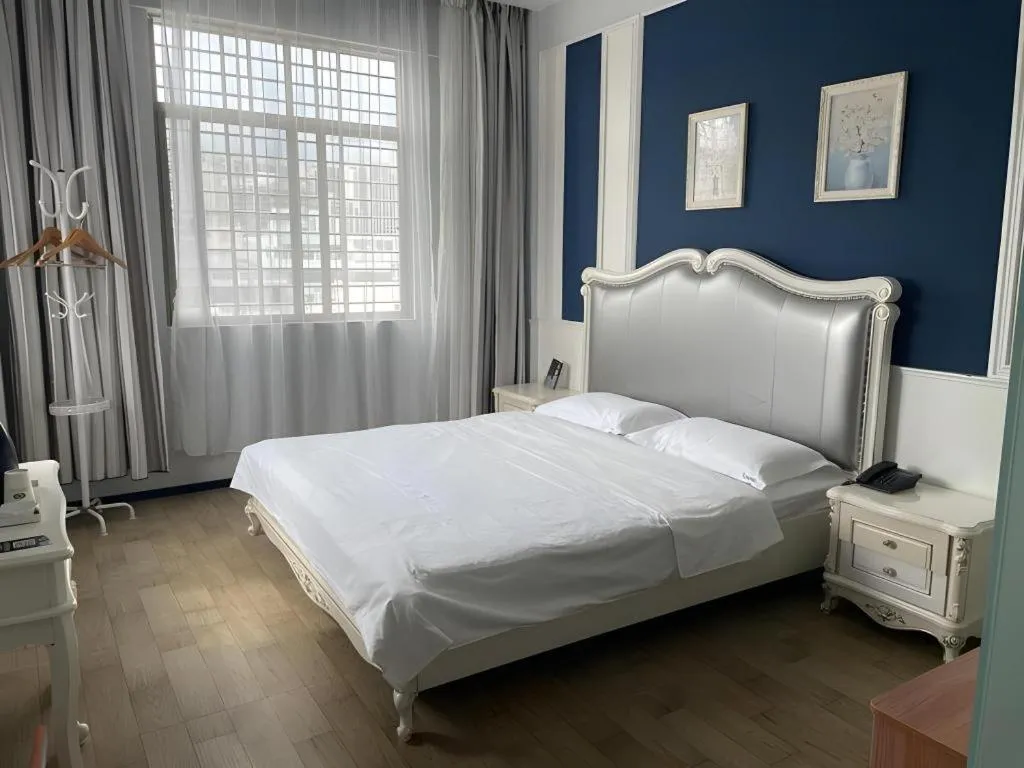 Bed in Thank Inn Hotel Hainan Sanya Sanya Bay Seascape Branch