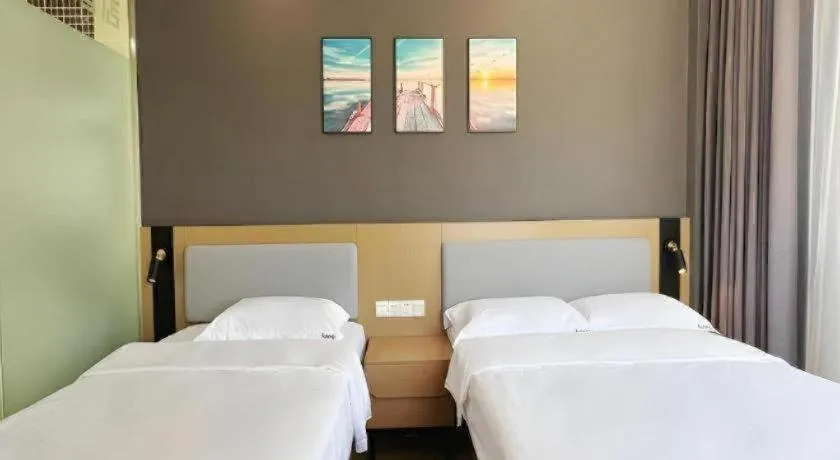 Bed in Thank Inn Hotel Hainan Sanya Sanya Bay Seascape Branch