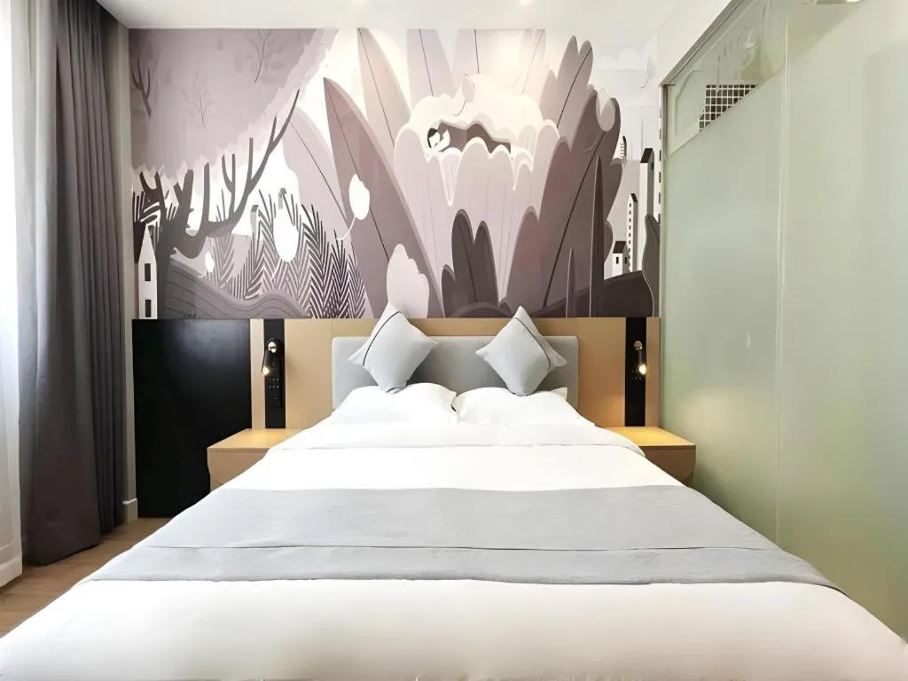 Bed in Thank Inn Hotel Hainan Sanya Sanya Bay Seascape Branch