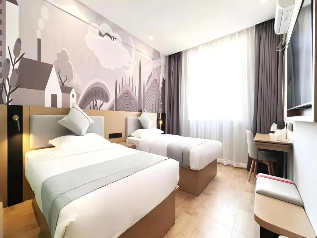 Bed in Thank Inn Hotel Hainan Sanya Sanya Bay Seascape Branch