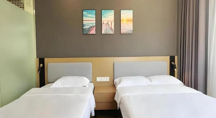 Bed in Thank Inn Hotel Hainan Sanya Sanya Bay Seascape Branch