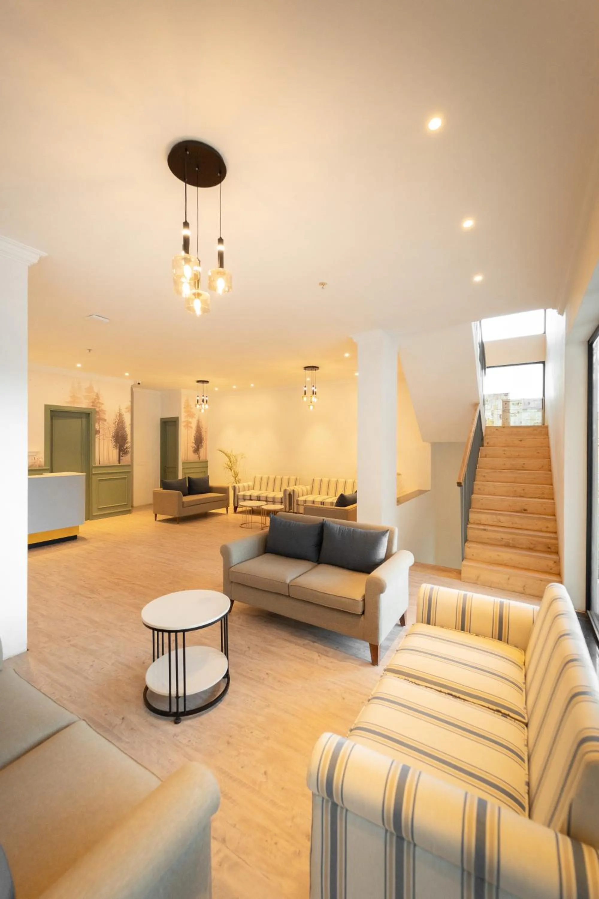 Lobby or reception in Velmore Kasauli Operated by Royal Orchid Hotel Ltd.