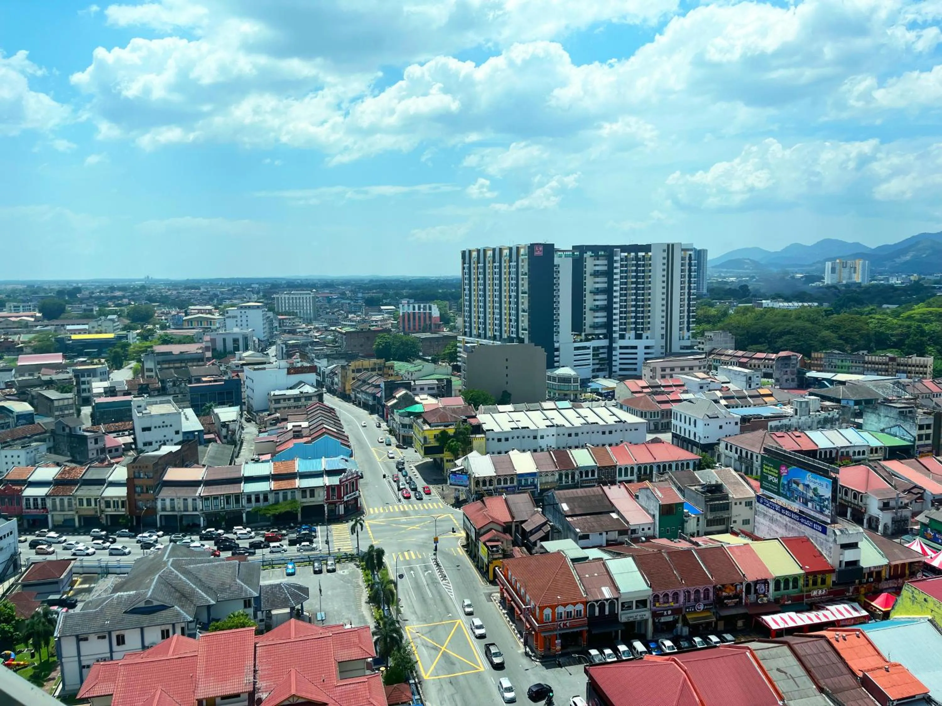 Property building in The Octagon Suites at Ipoh City Centre, 6 pax