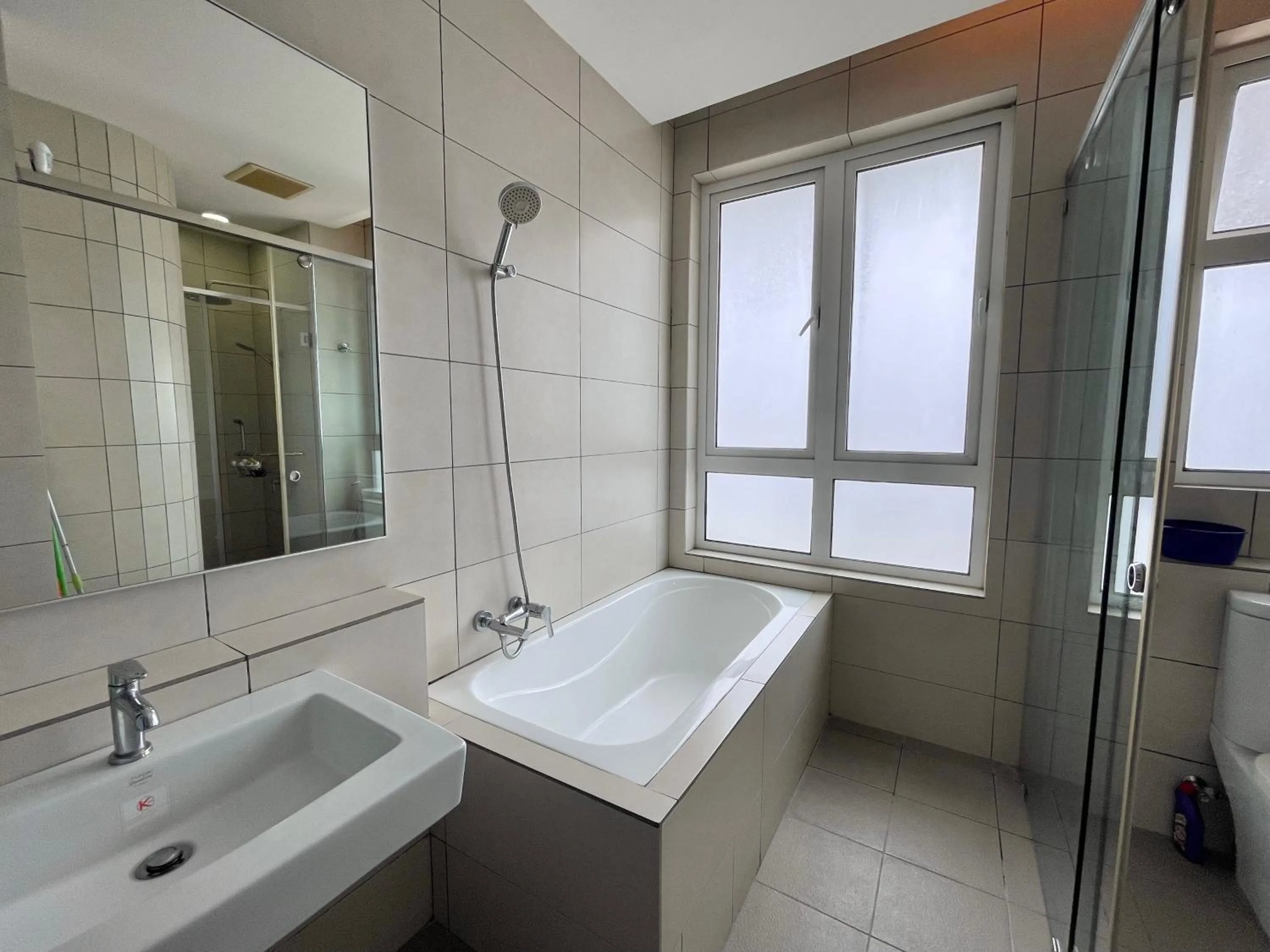 Shower in The Octagon Suites at Ipoh City Centre, 6 pax