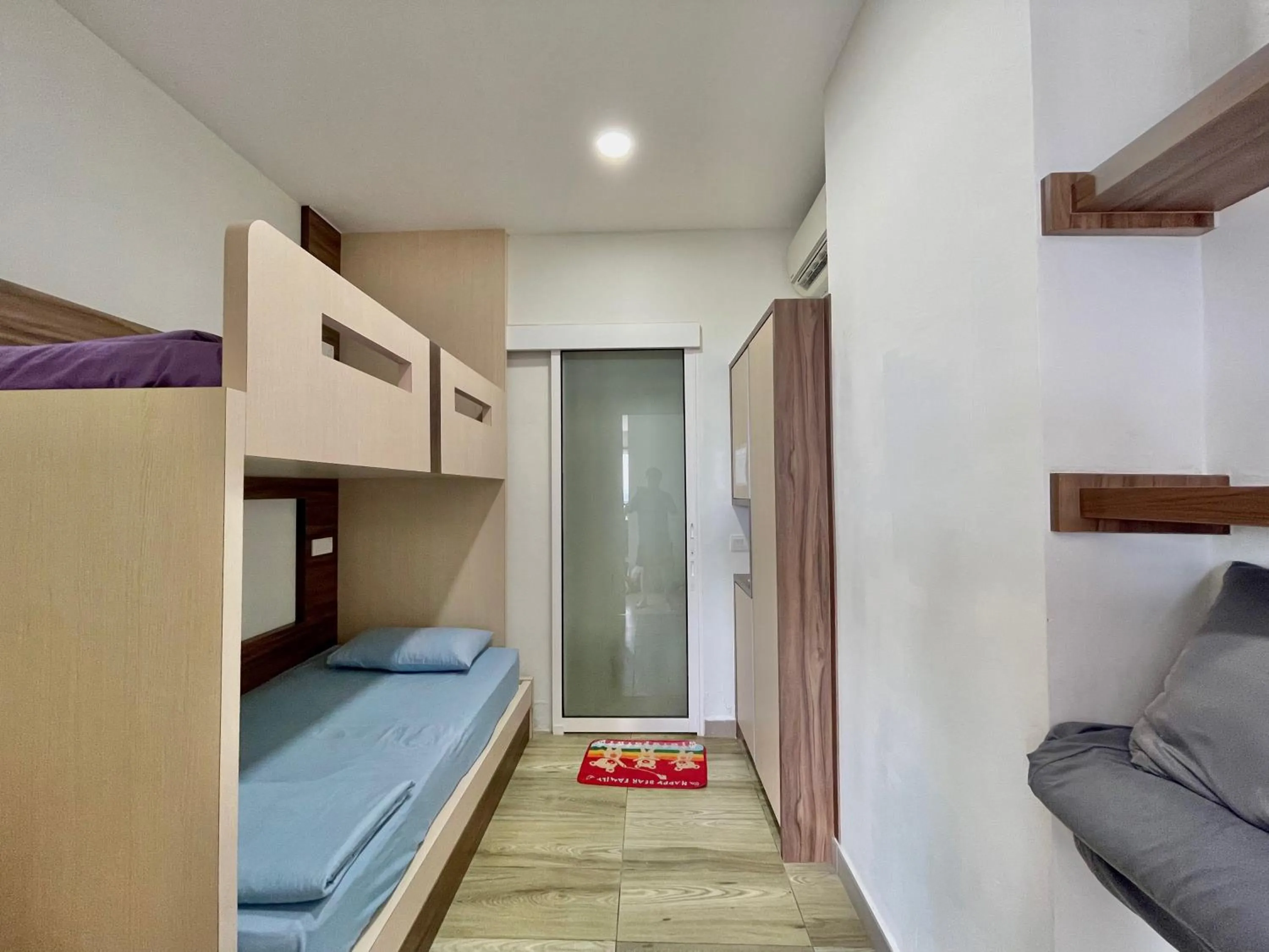 Bed in The Octagon Suites at Ipoh City Centre, 6 pax