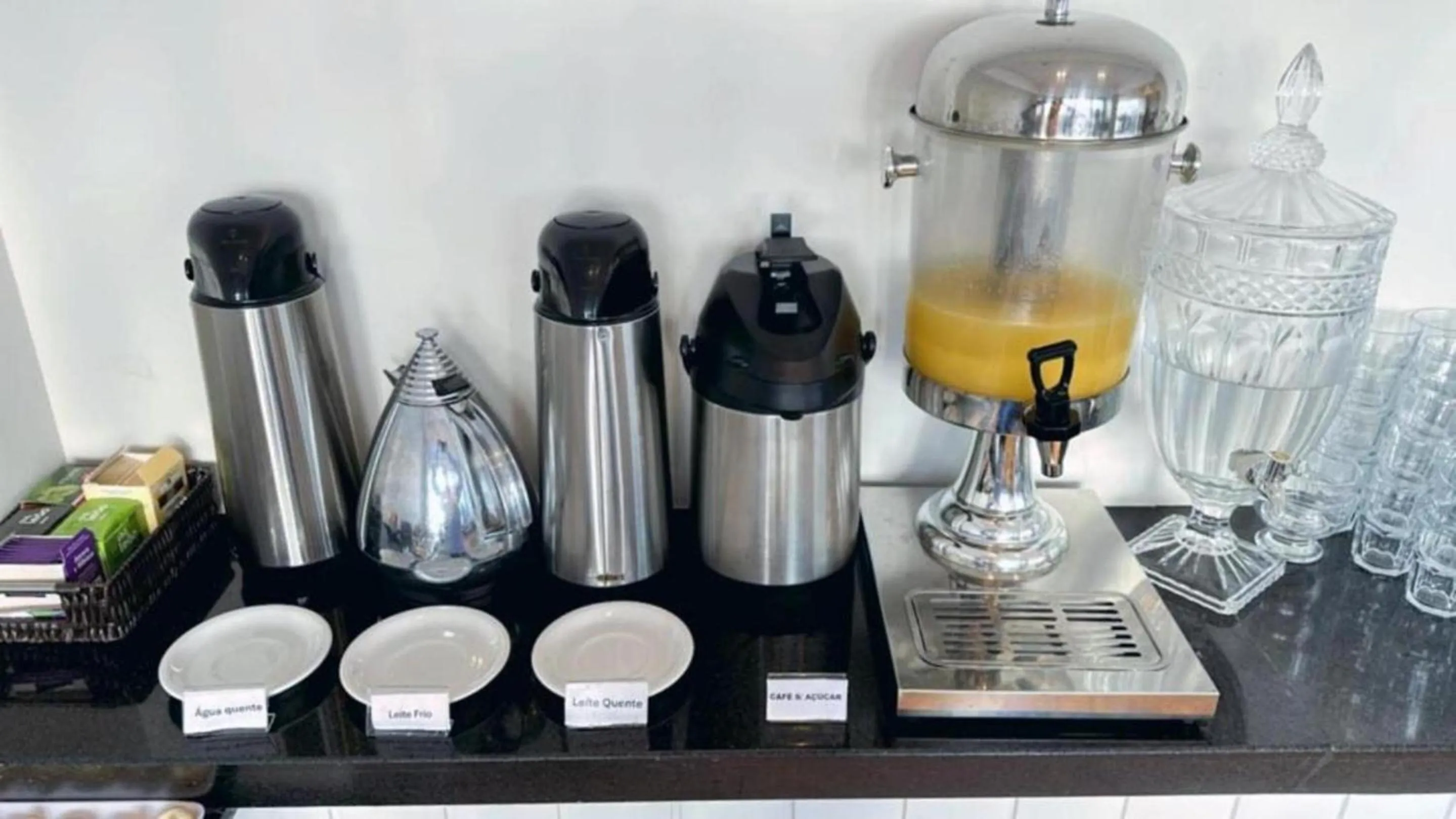 Coffee/tea facilities in Lym Flat Hotel