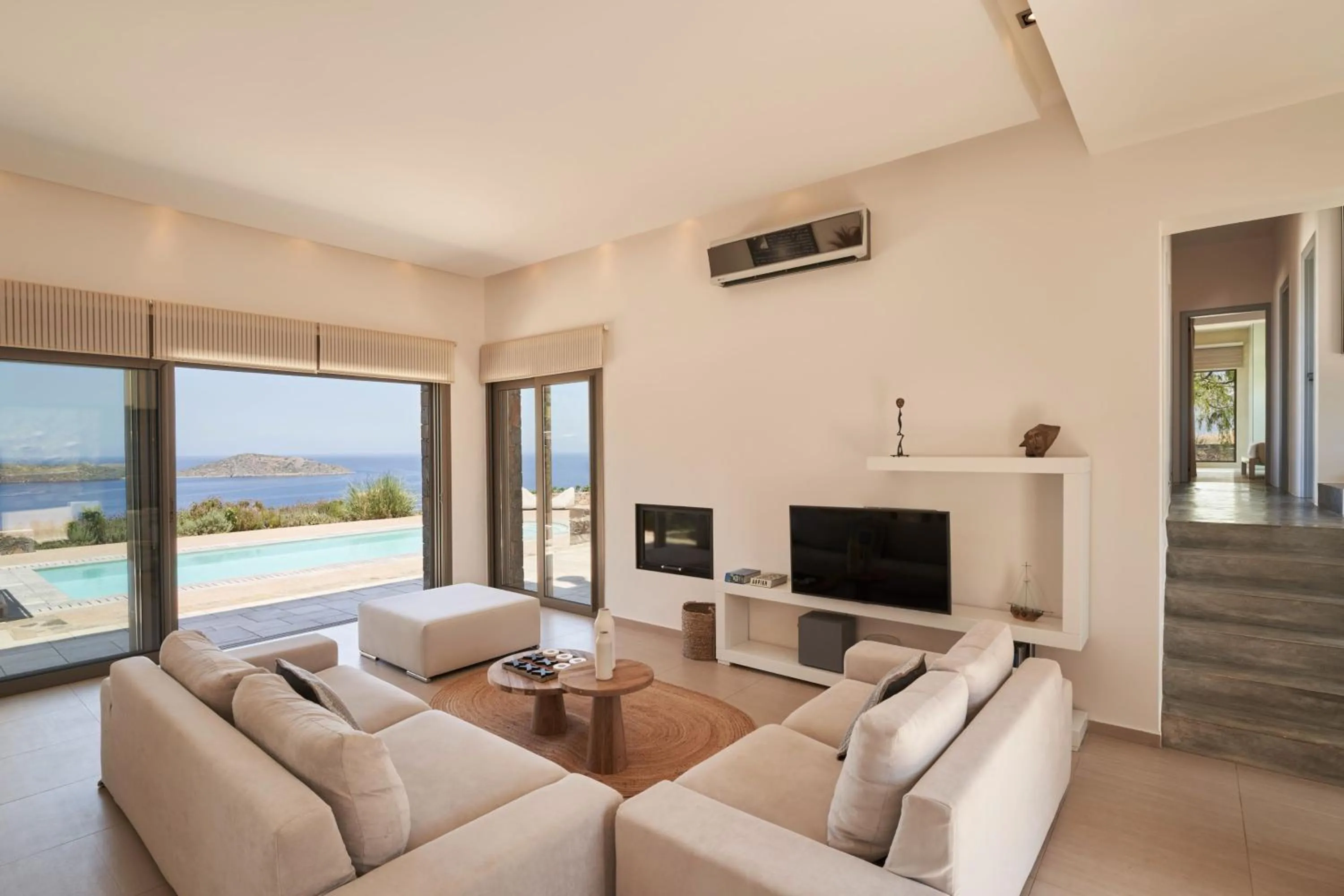 TV and multimedia in Elounda White Pearl Villa