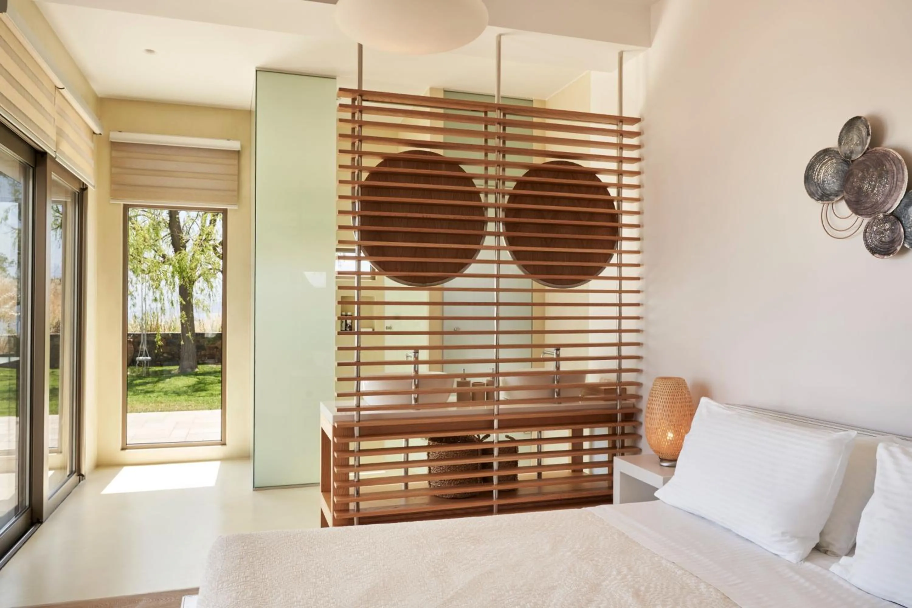 Photo of the whole room, Bed in Elounda White Pearl Villa