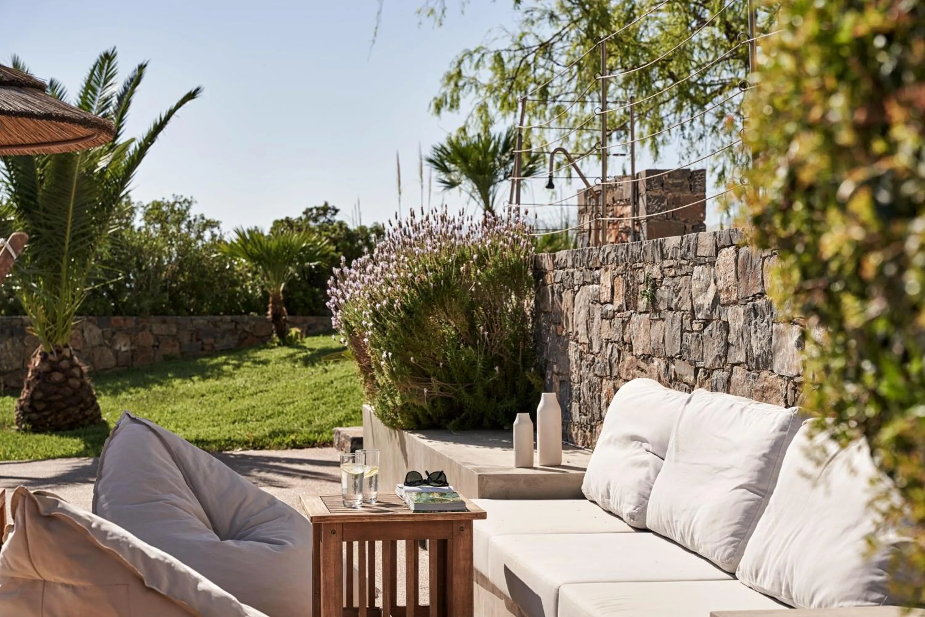 Seating area in Elounda White Pearl Villa