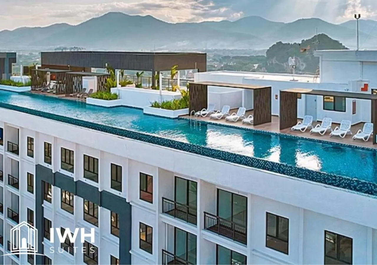 Property building in Ipoh Horizon Skypool Town Suites 4-11pax by IWH Suites