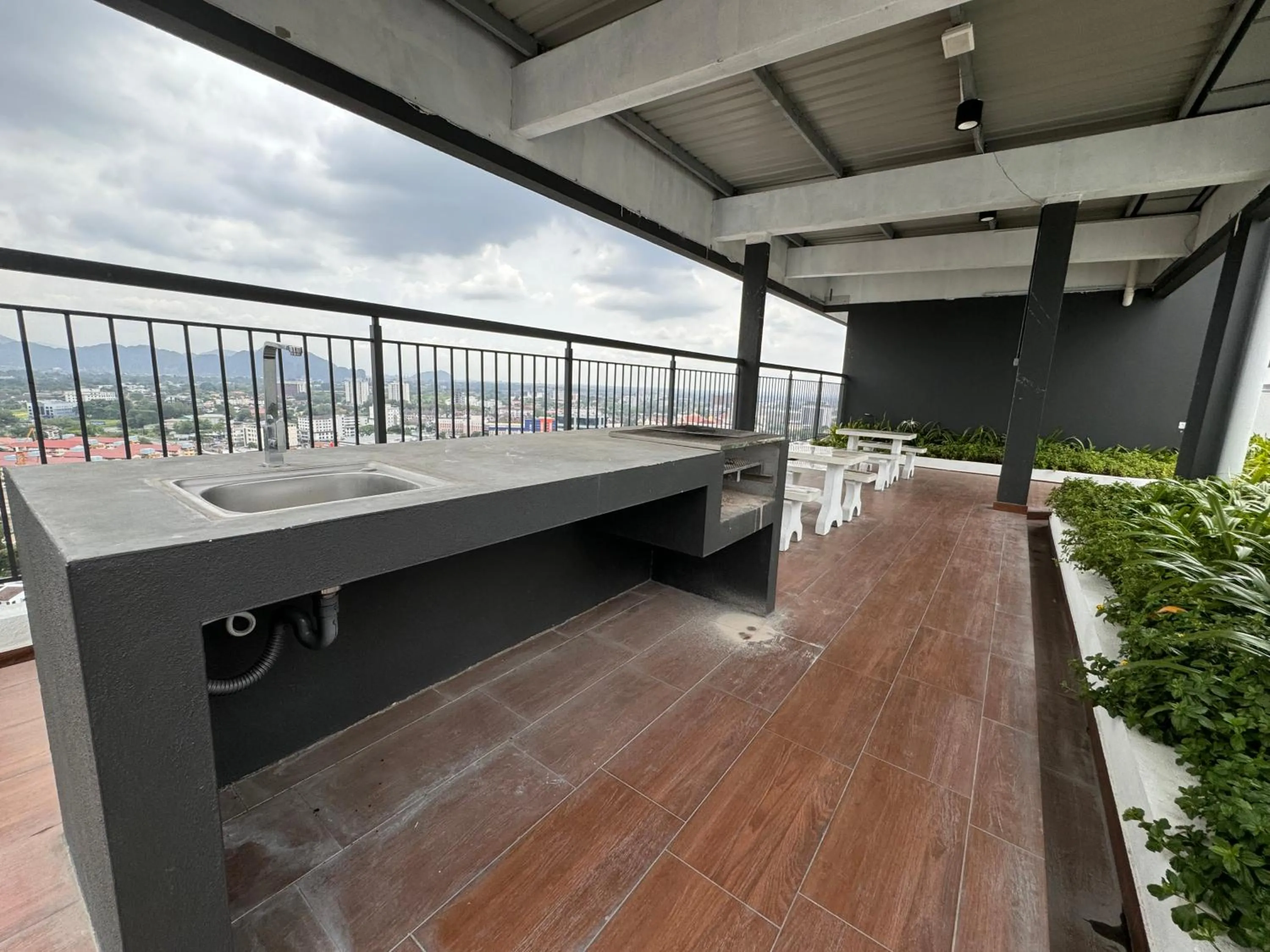 BBQ facilities in Ipoh Horizon Skypool Town Suites 4-11pax by IWH Suites