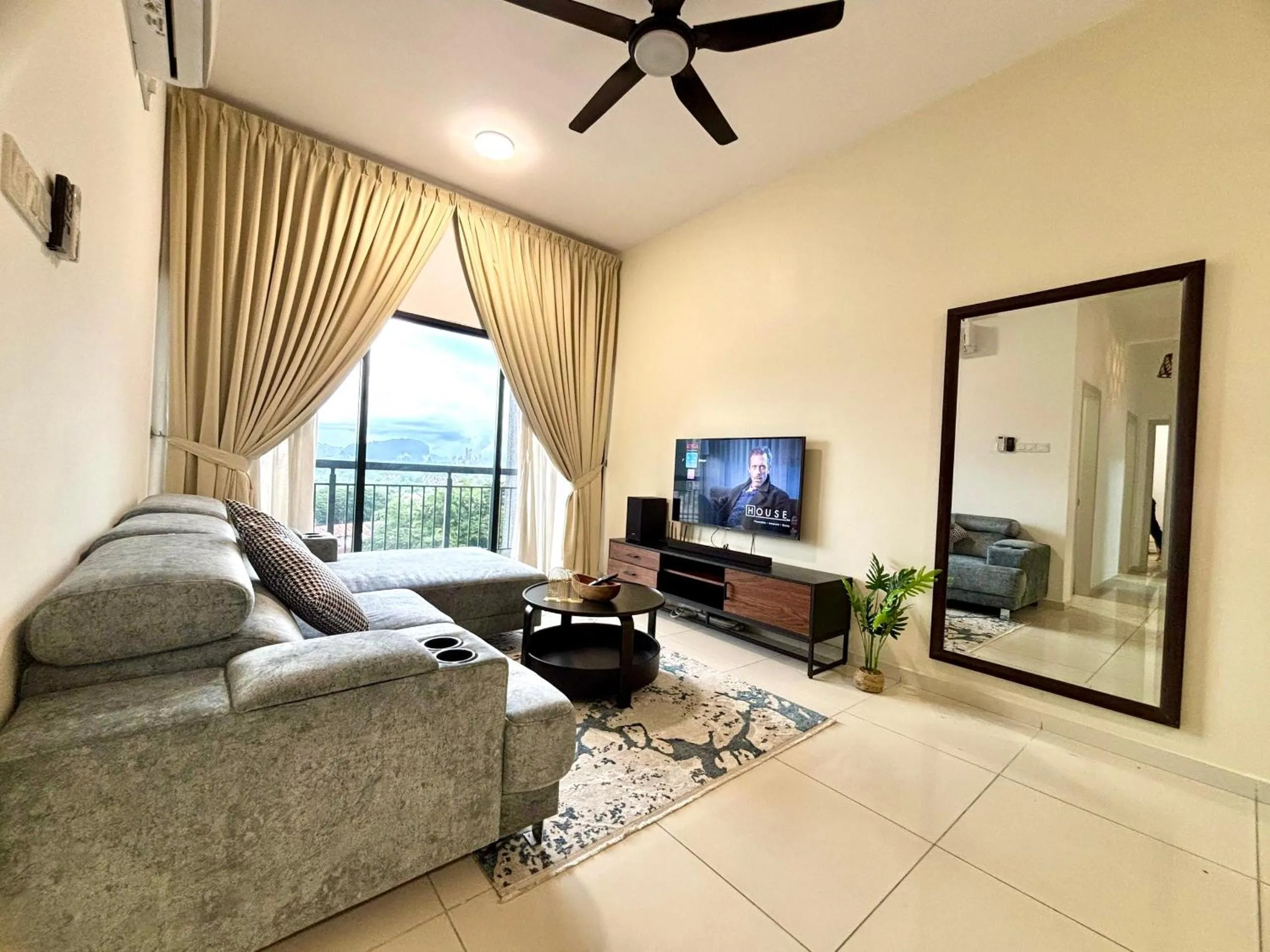 Living room in Ipoh Horizon Skypool Town Suites 4-11pax by IWH Suites
