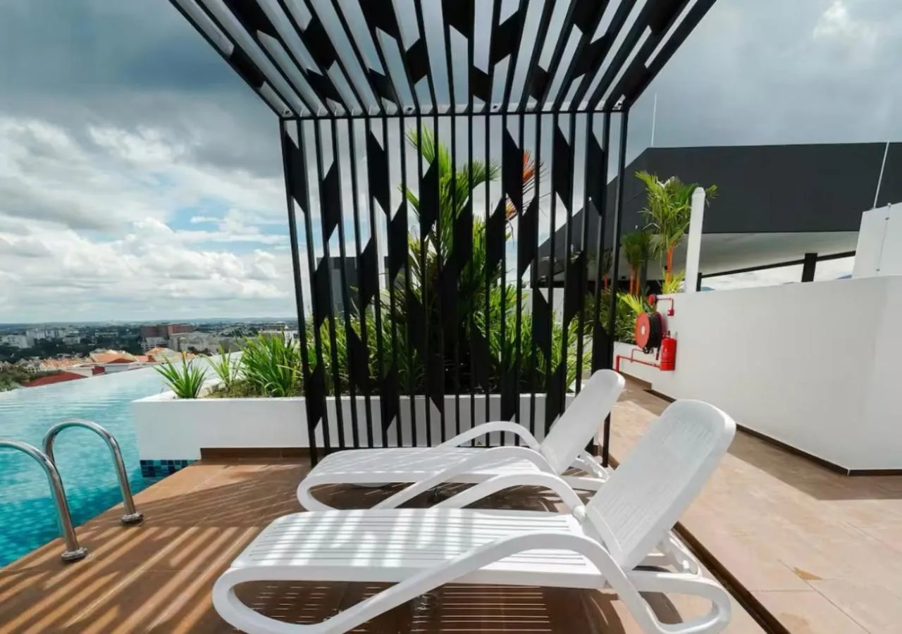 Patio in Ipoh Horizon Skypool Town Suites 4-11pax by IWH Suites