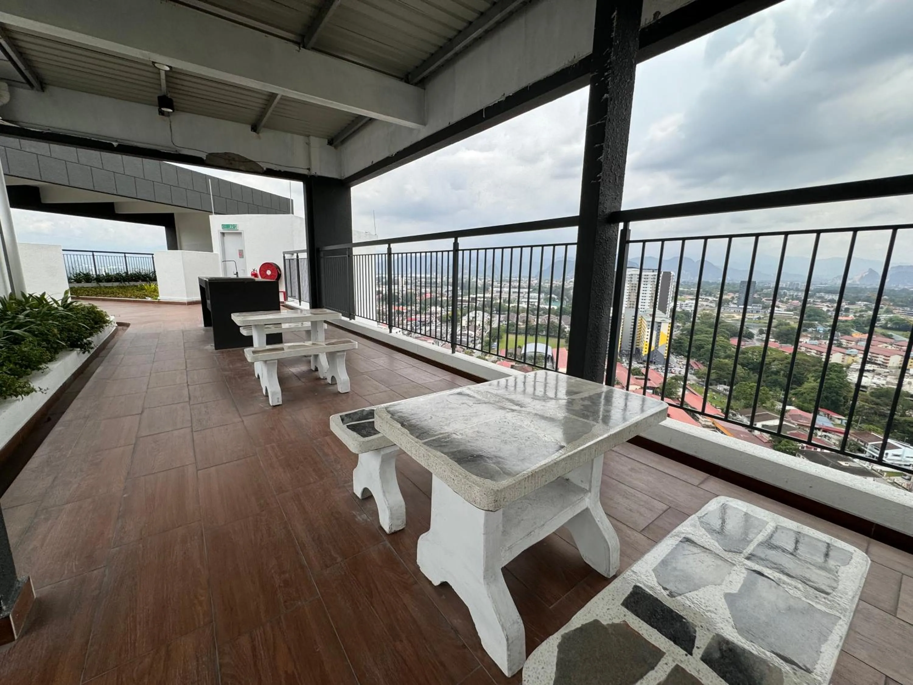 Other in Ipoh Horizon Skypool Town Suites 4-11pax by IWH Suites