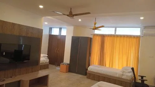 Hotel Aaryan Comforts - Peenya