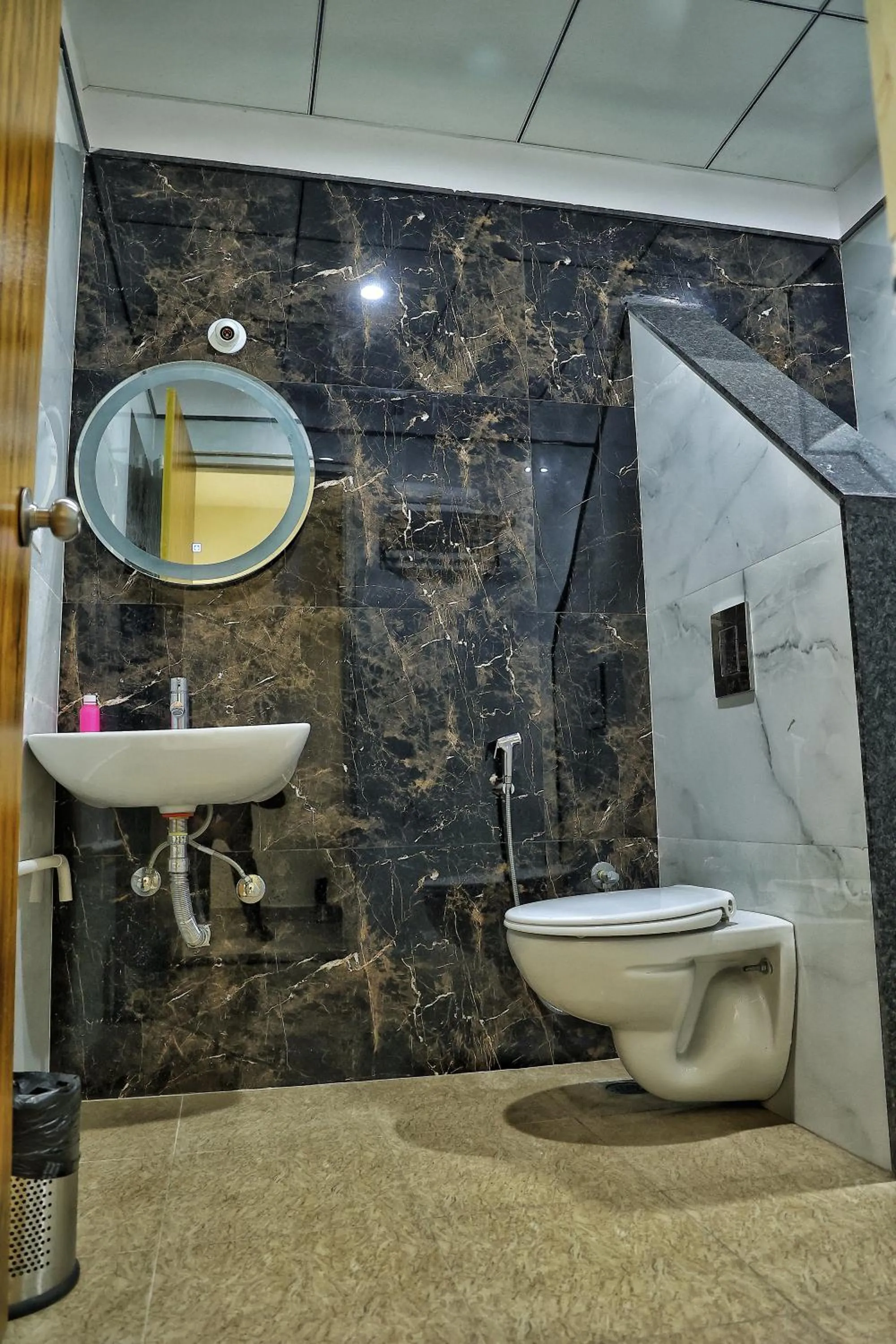 Shower in Hotel Aaryan Comforts - Peenya