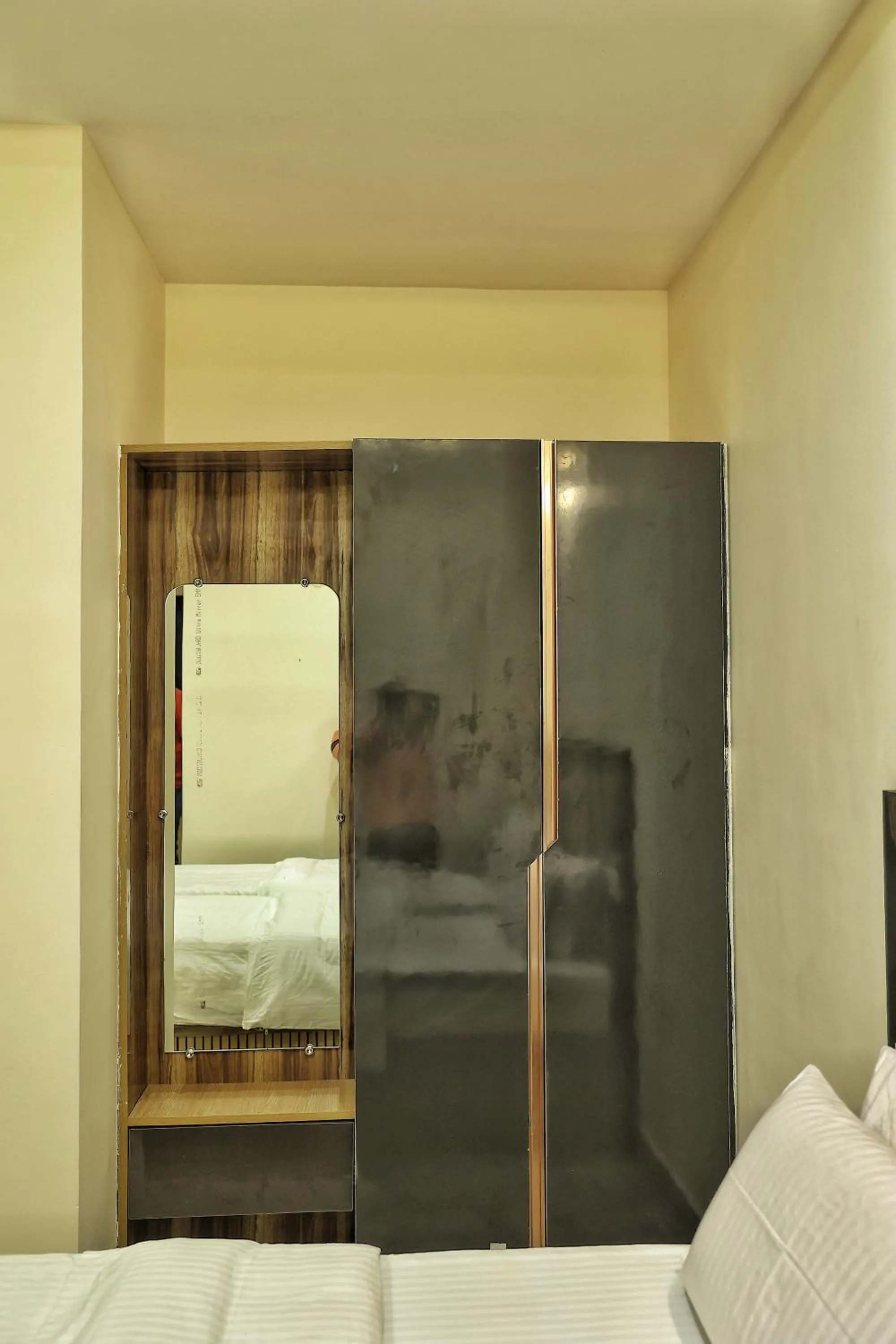 Bed in Hotel Aaryan Comforts - Peenya