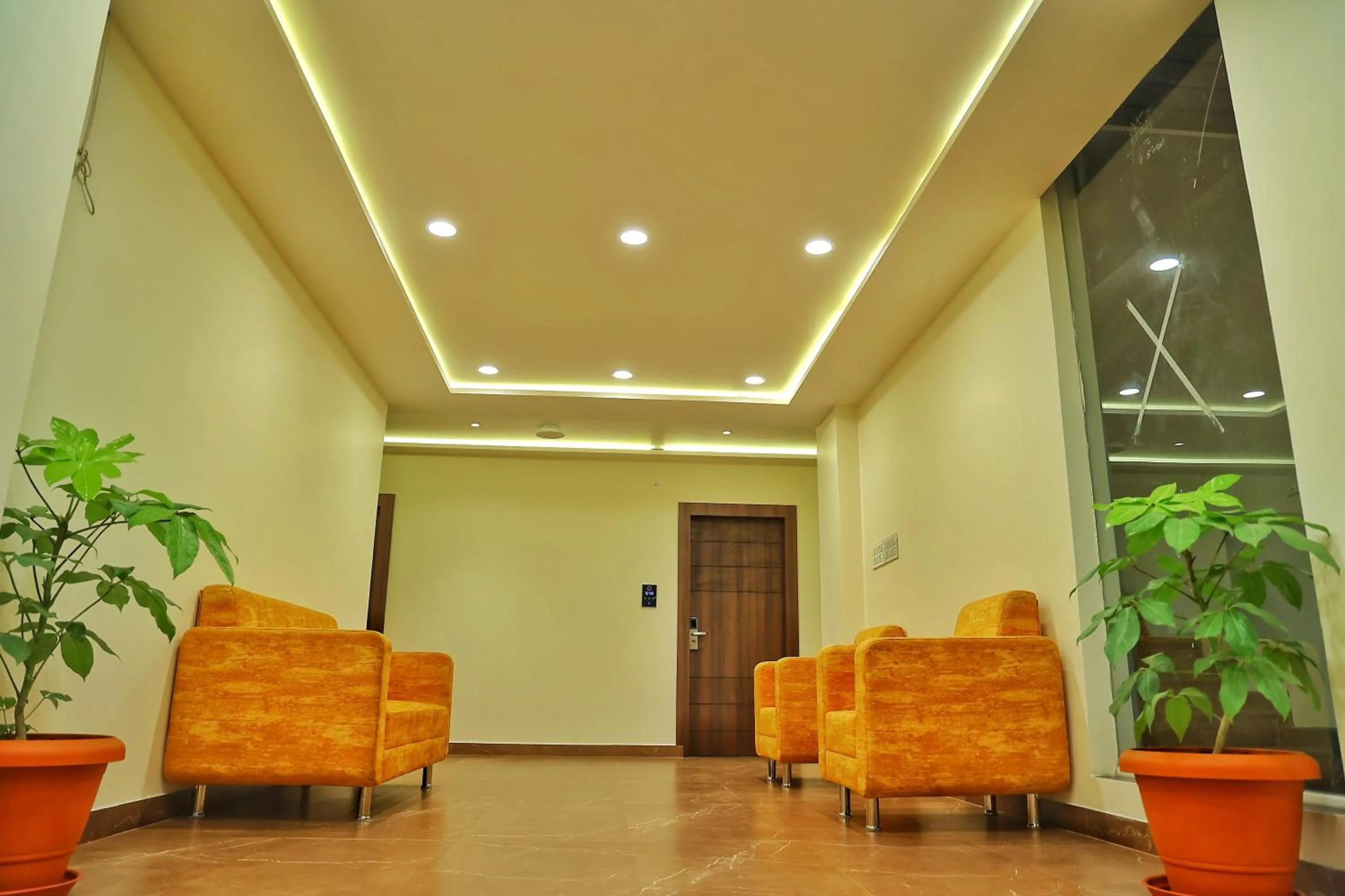 Lobby or reception in Hotel Aaryan Comforts - Peenya