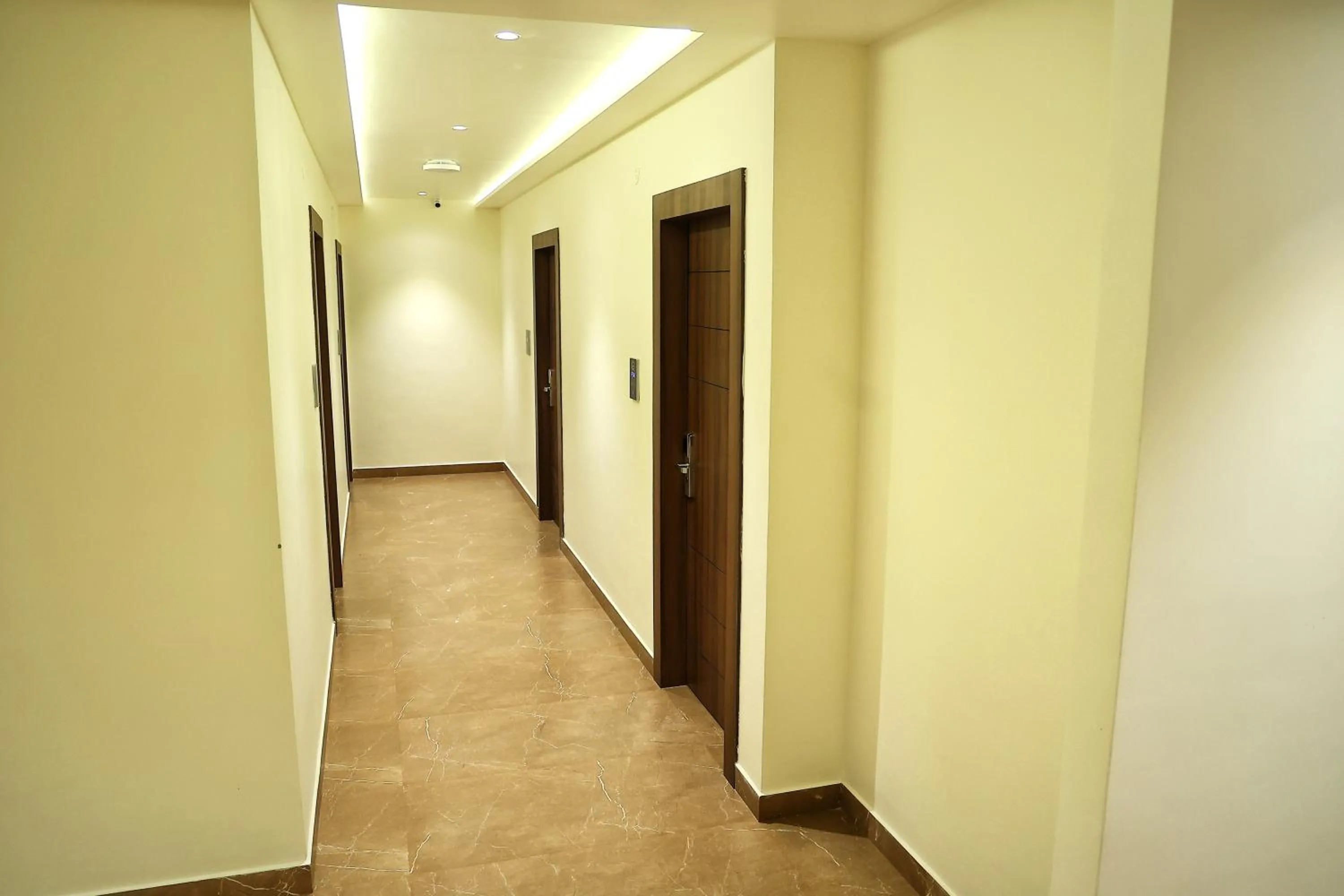 Lobby or reception in Hotel Aaryan Comforts - Peenya