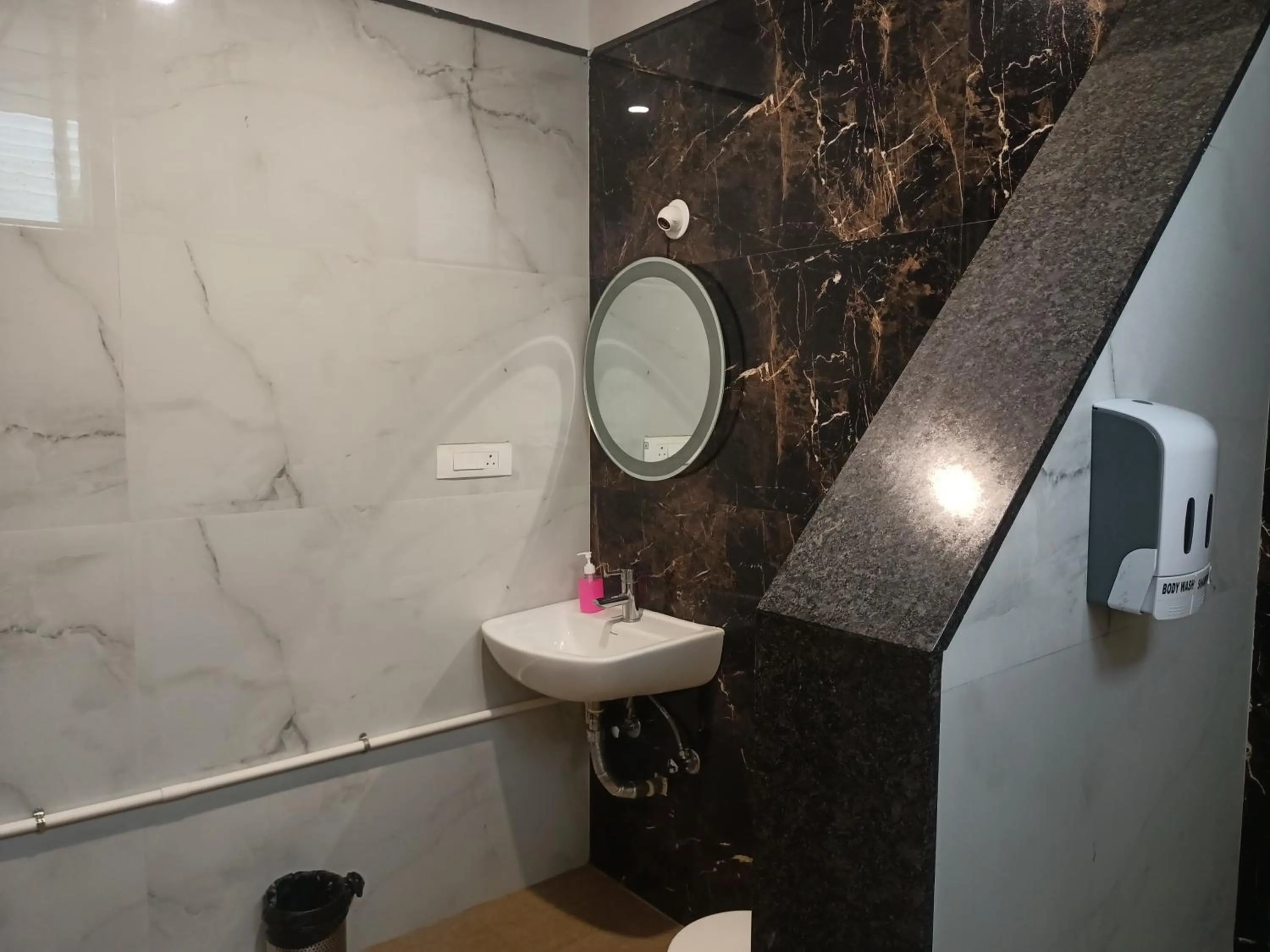 Bathroom in Hotel Aaryan Comforts - Peenya