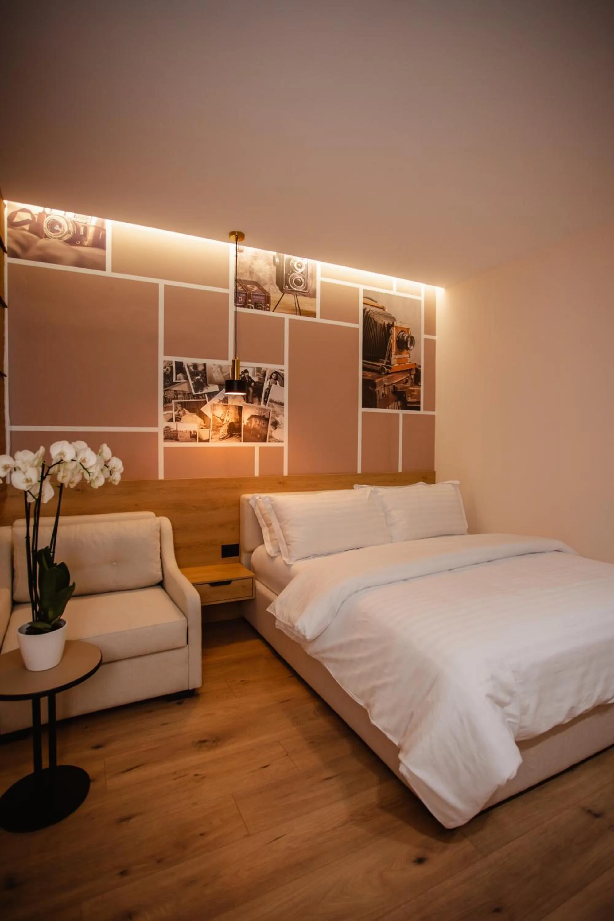 Bed in Oro Inn Hotel