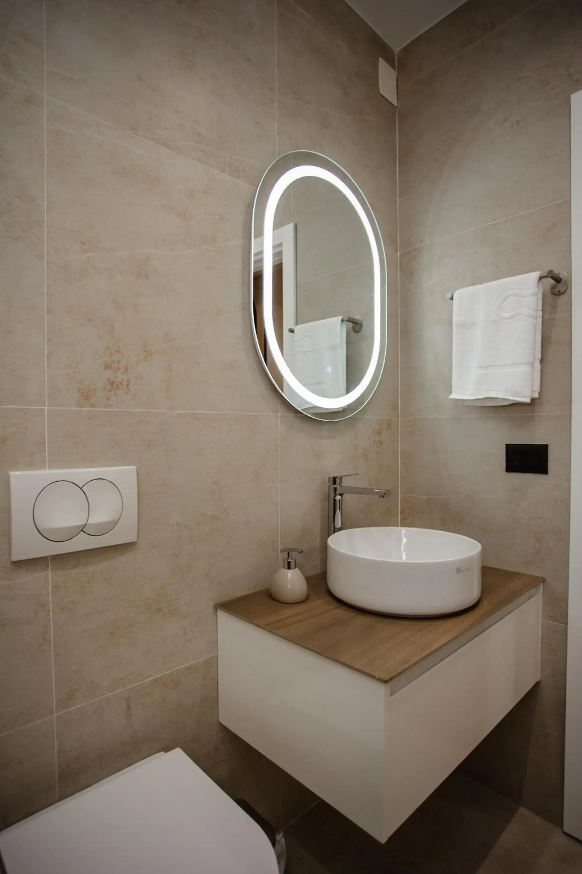 Bathroom in Oro Inn Hotel Bathroom in Oro Inn Hotel