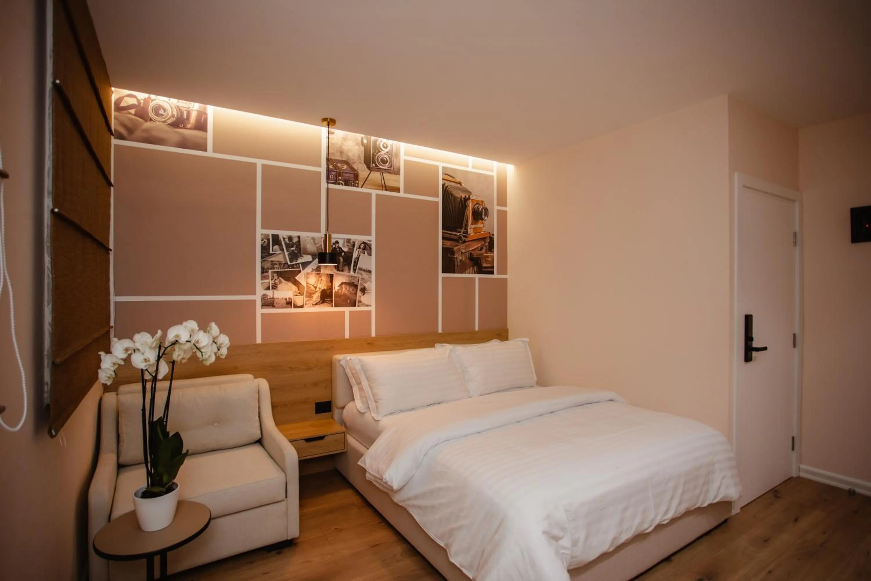 Bed in Oro Inn Hotel