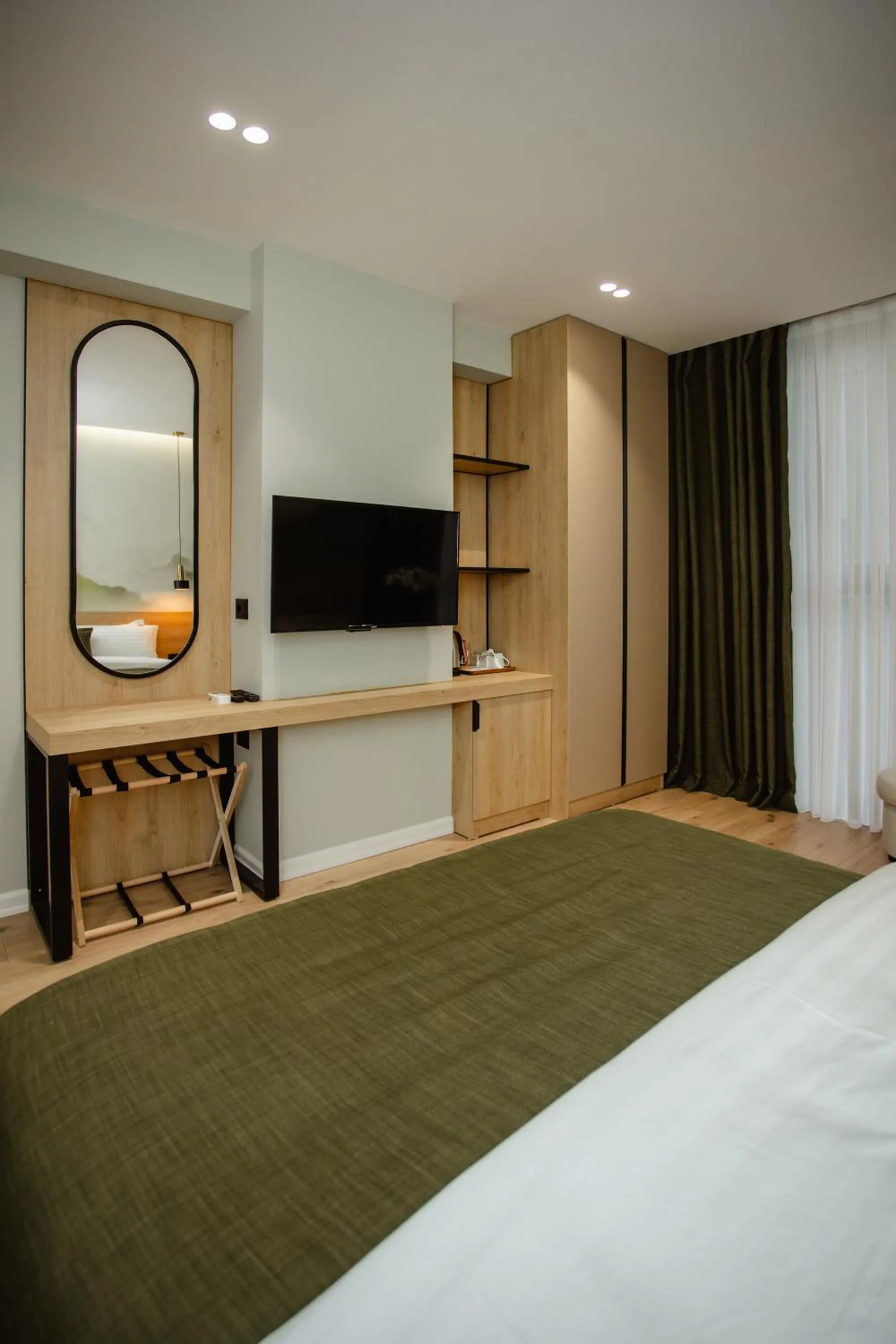 Bed in Oro Inn Hotel