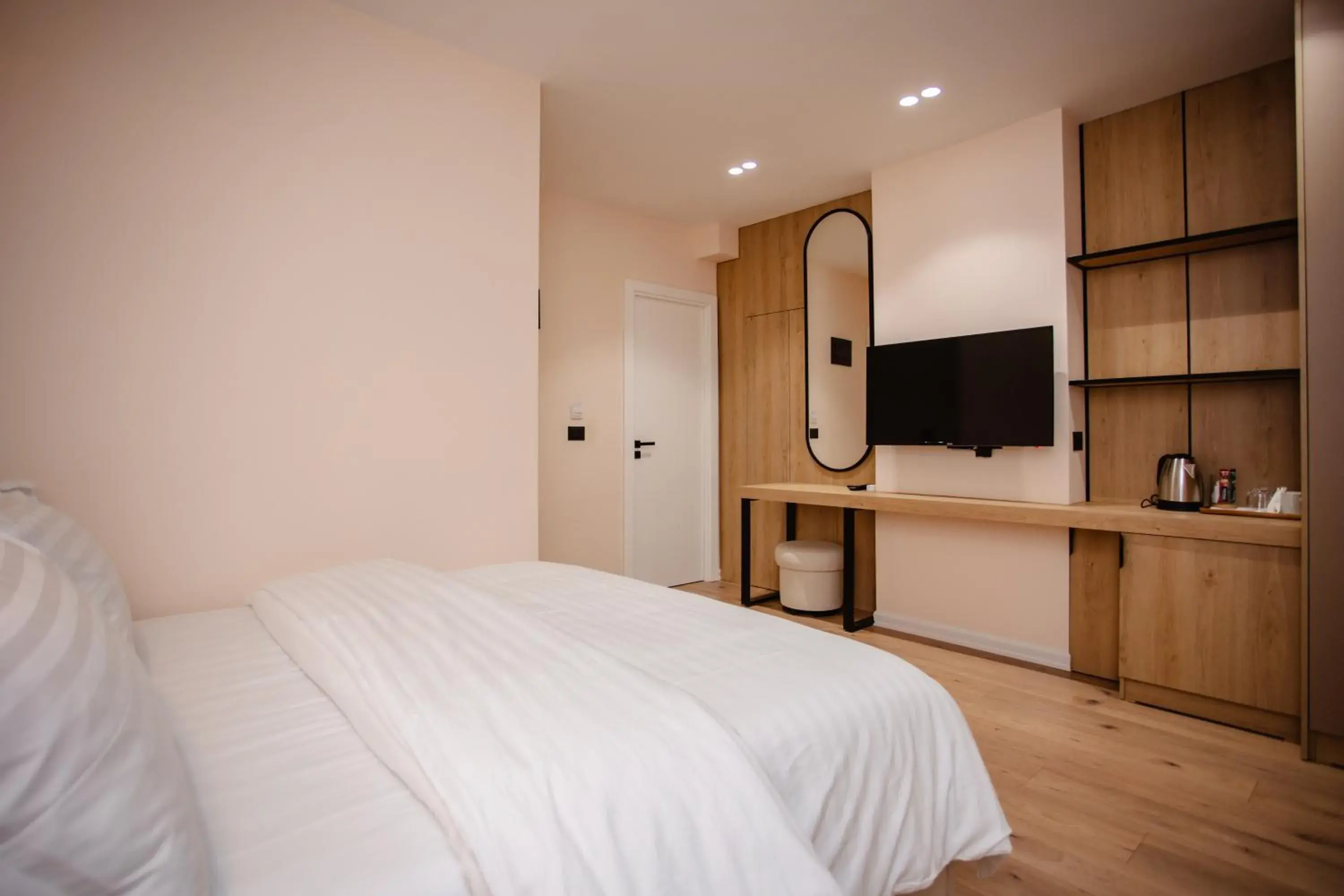 Bed in Oro Inn Hotel Bed in Oro Inn Hotel