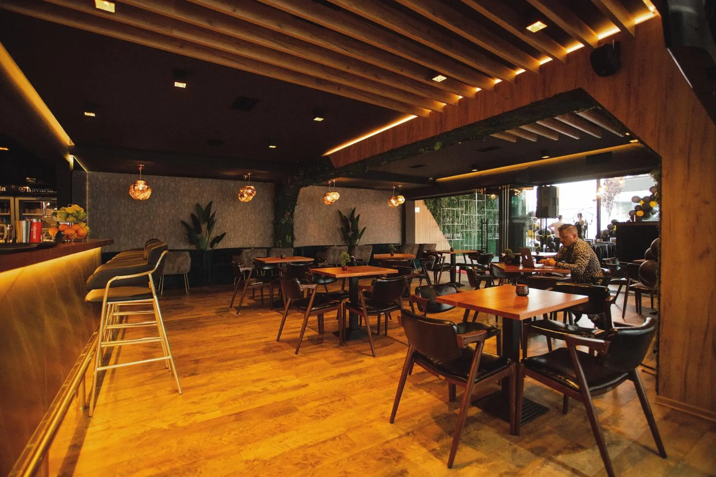 Restaurant/places to eat in Oro Inn Hotel Restaurant/places to eat in Oro Inn Hotel