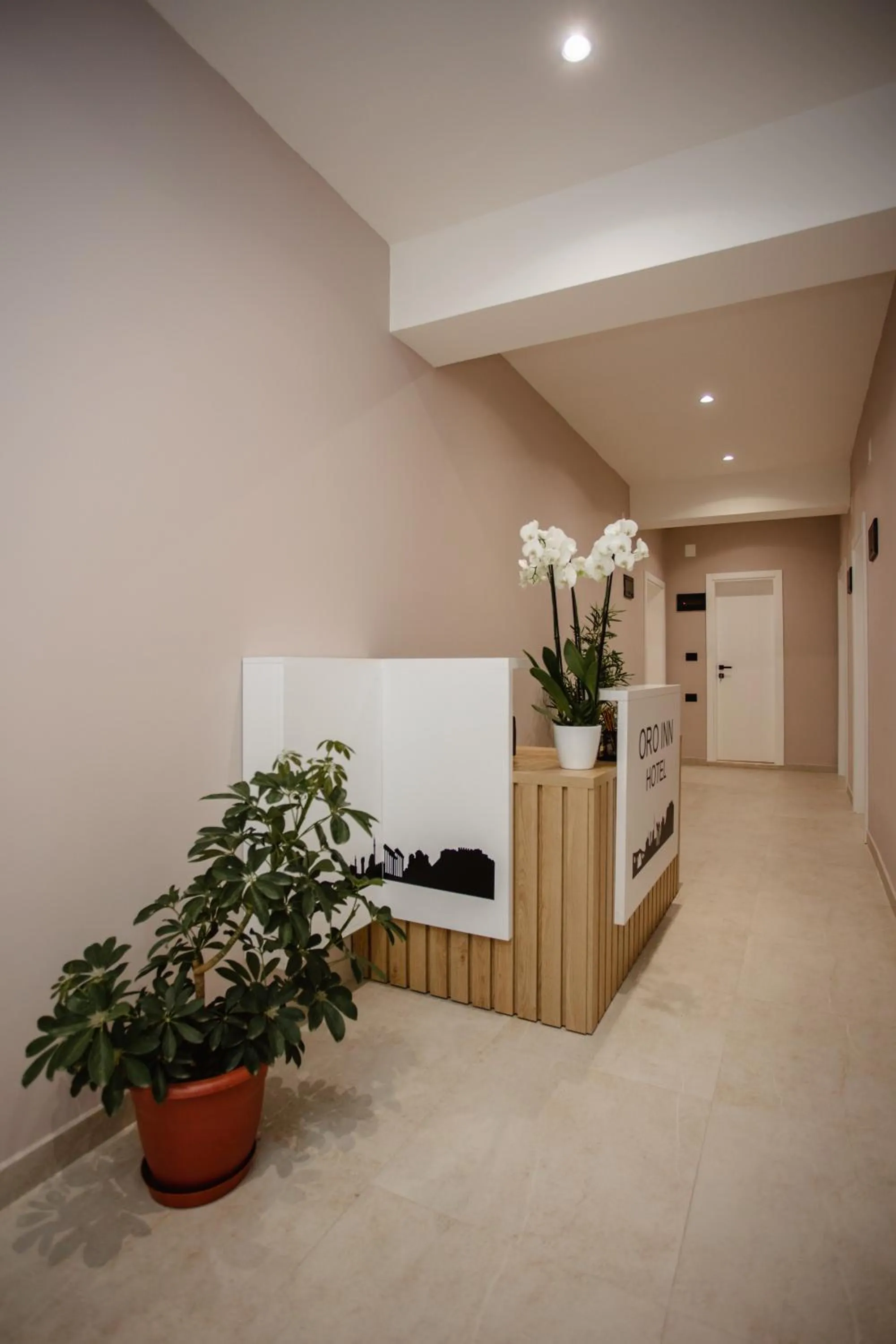 Facade/entrance in Oro Inn Hotel